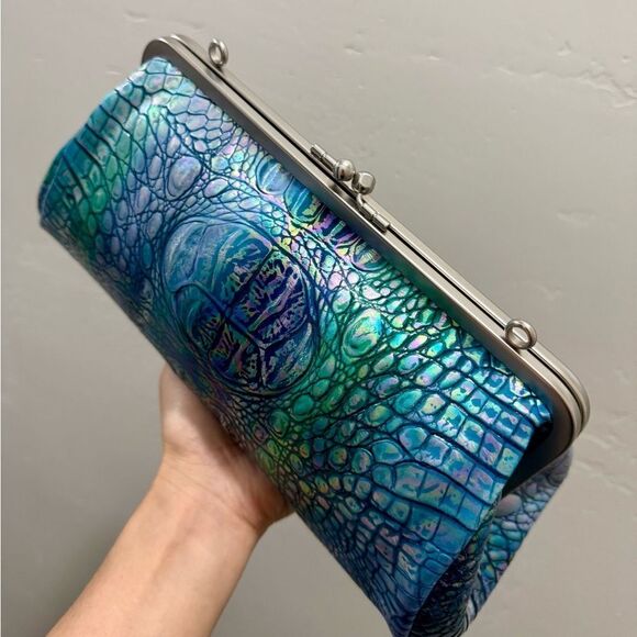 Iridescent Croc-Embossed Leather Handmade Kisslock Baguette Bag/Multi Use Style - Picture 11 of 16